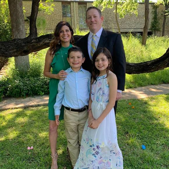 Meet your Posher, Lara - Picture 1 of 1